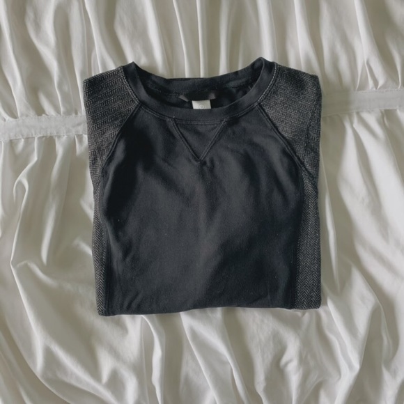 ivivva black long sleeve - Picture 2 of 3